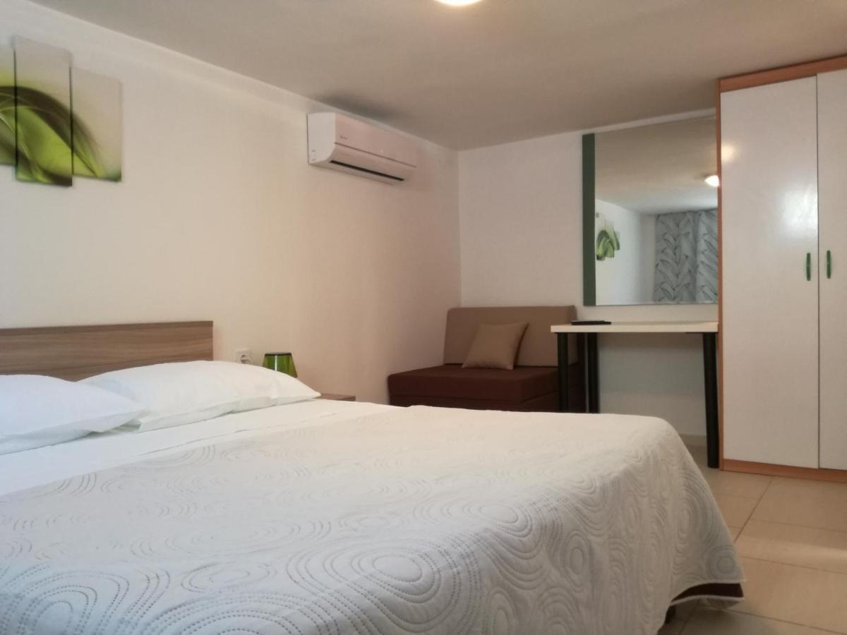 Apartman Anni Apartment Пореч Екстериор снимка