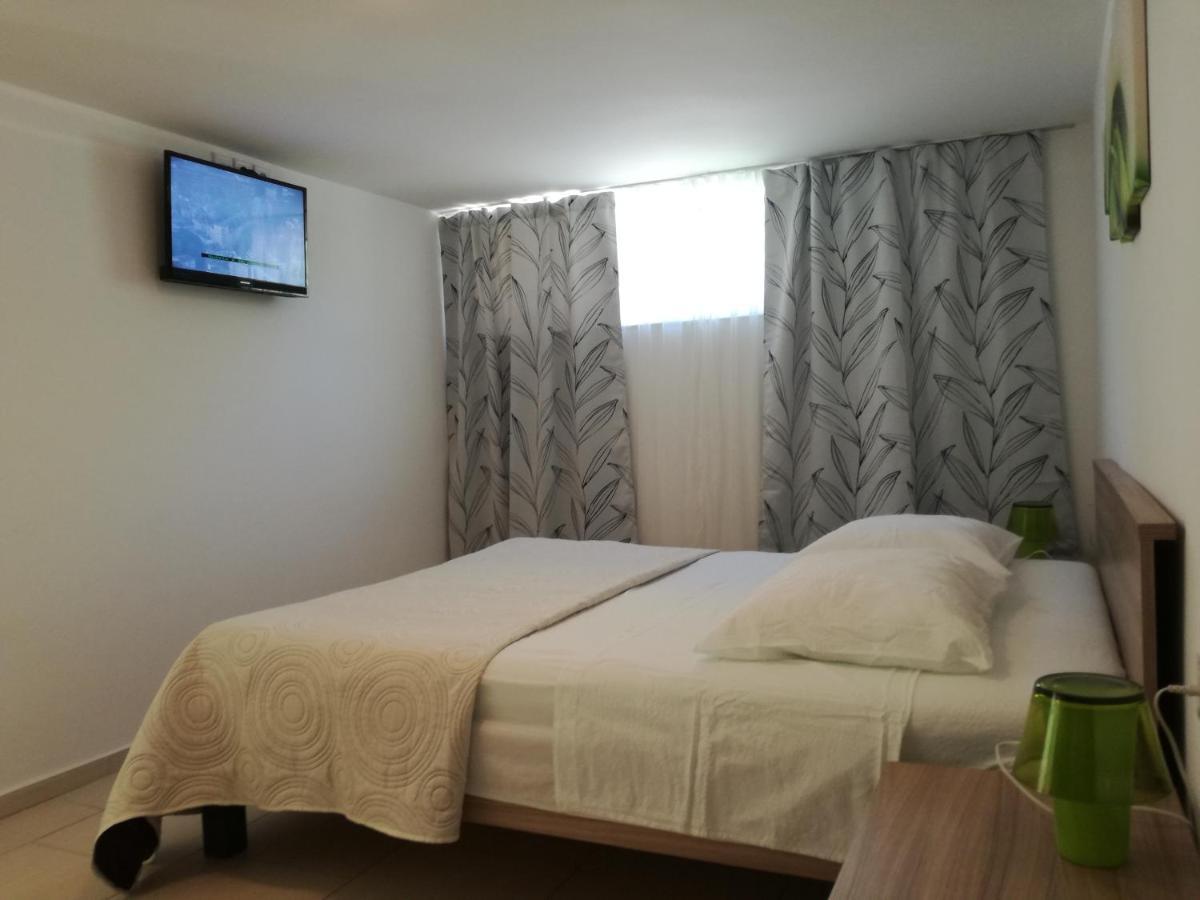 Apartman Anni Apartment Пореч Екстериор снимка