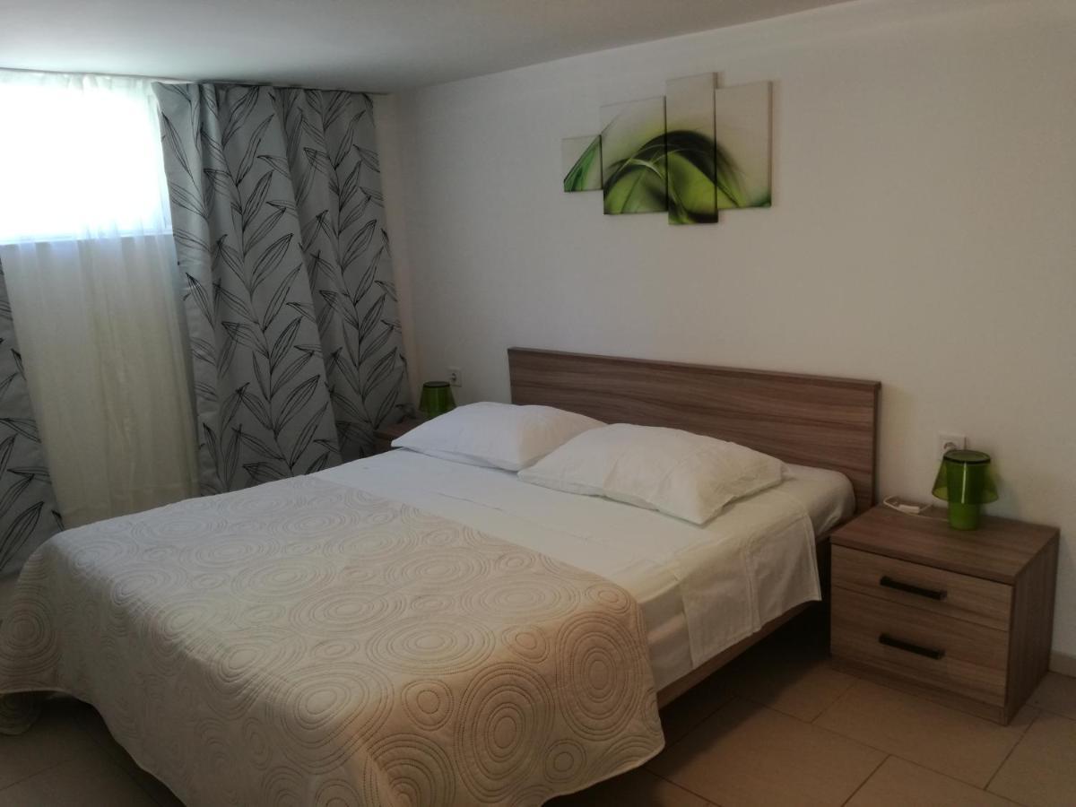 Apartman Anni Apartment Пореч Екстериор снимка